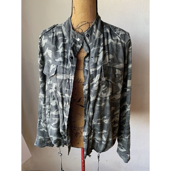 Beach Lunch Lounge Camouflage Y2K Streetware Jacket Sz SMALL - Picture 1 of 9